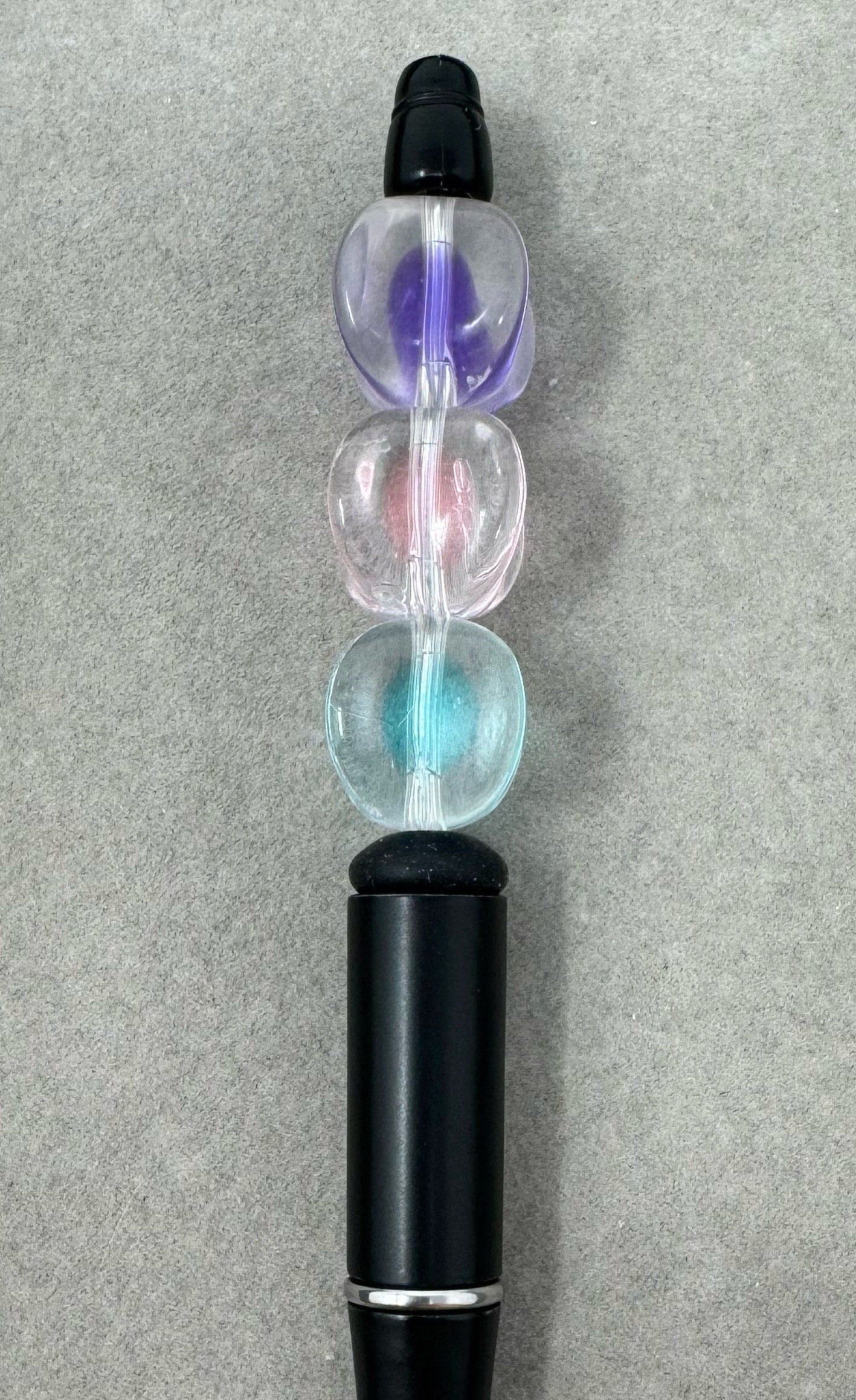 10 Pieces of Unusual Shaped Clear with Color Center Acrylic Beads for Beadable Pen Stylus Keychain Bracelet and more for Your DIY Creations.