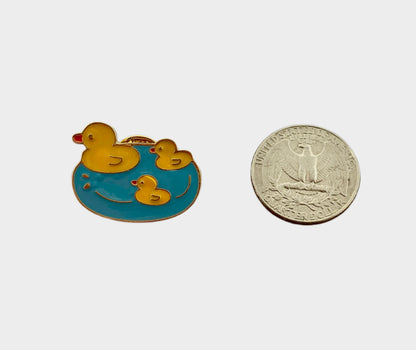Enamel Duck Pin Family with Momma and Babies on a Pond Rubber Duckie Style Cabochon DYI Scrapbook Hair Accessory Decorative Cruising Ducks