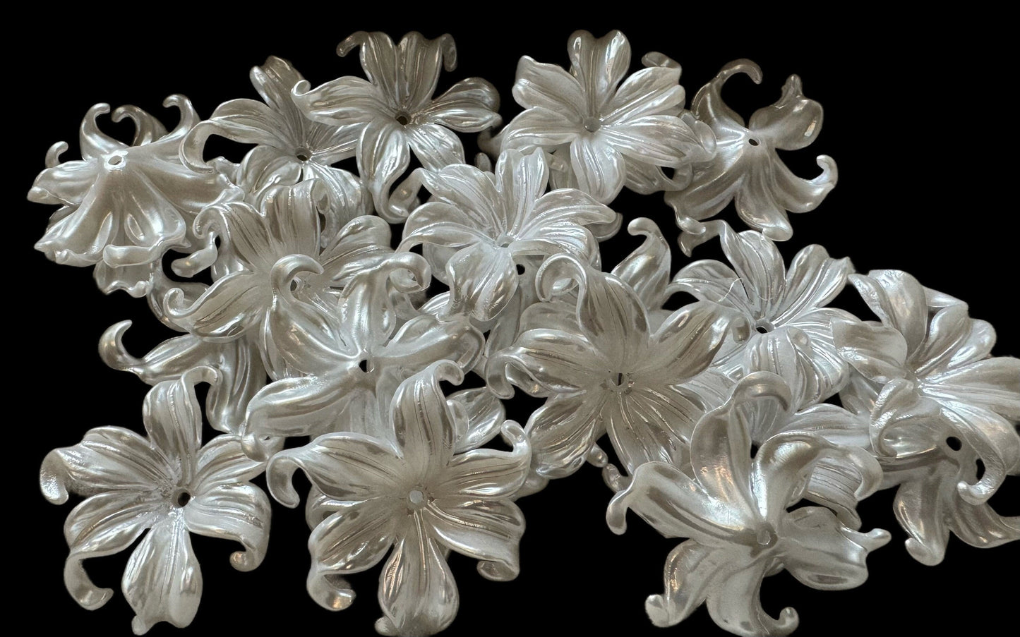 Large Curled Petals Flower Acrylic Beads for Beadable Pen Stylus Keychain Bracelet for Your DIY Creations